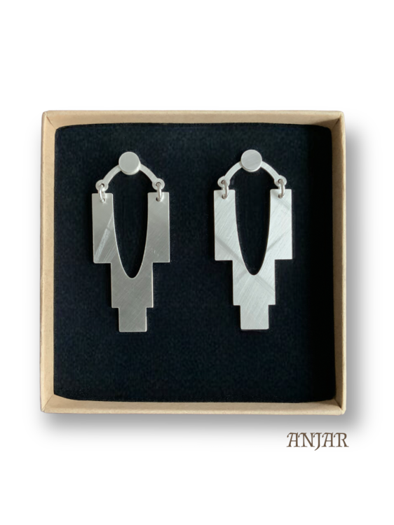 Kolczyki Cascada silver ze szczotkowanego srebra 925, detal i struktura blachy