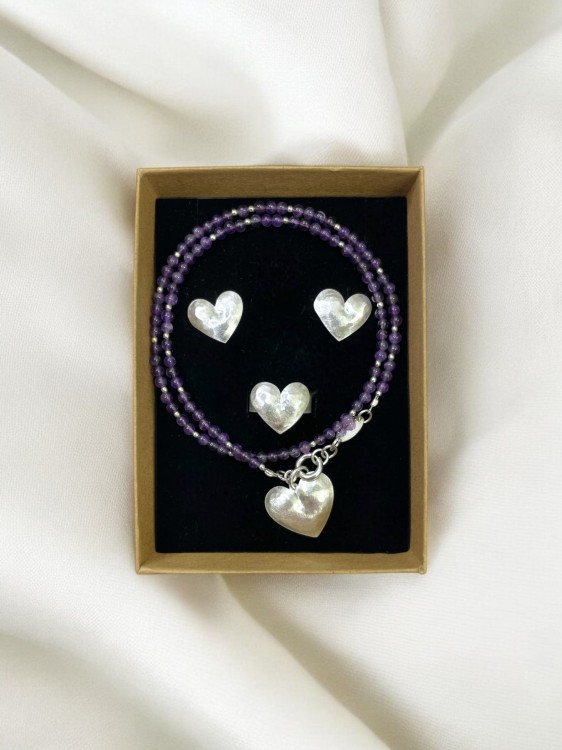 Srebrna zawieszka w kształcie serduszka