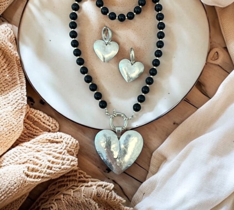 naszyjnik-onyks-ozdobne-zapiecie-srebro