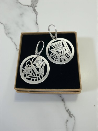 Ręcznie wykonane kolczyki ze srebra próby 925 w wyjątkowym, ażurowym wzorze inspirowanym kartami do gry
