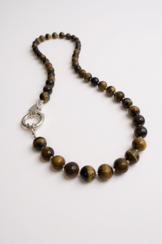 Naszyjnik z tygrysiego oka i srebra 925 – elegancja natury w nowoczesnej formie.