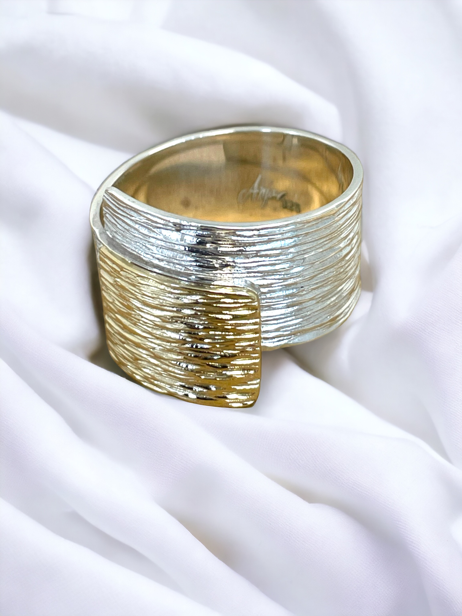 Srebrno-złota obrączka